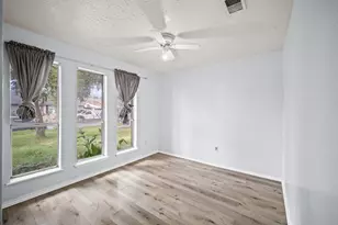 3215 Dragonwick Dr, Houston, TX 77045 - Photo 7