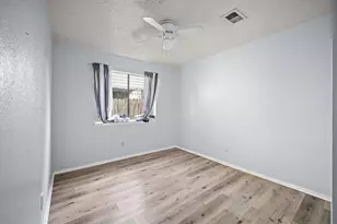 3215 Dragonwick Dr, Houston, TX 77045 - Photo 9