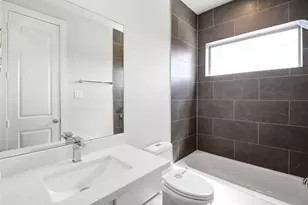 1034 W 15th 1/2 St, Houston, TX 77008 - Photo 31