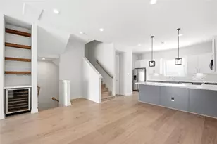 1034 W 15th 1/2 St, Houston, TX 77008 - Photo 15