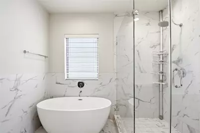 1034 W 15th 1/2 Street, Houston, TX 77008 - Photo 25