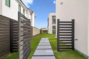 7218 Schiller St, Houston, TX 77055 - Photo 47