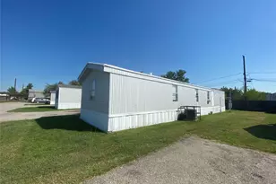 2021 N Battlebell Rd, Highlands, TX 77562 - Photo 3