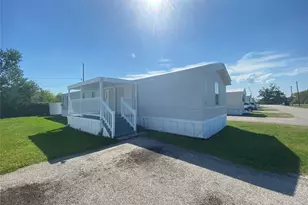 2021 N Battlebell Rd, Highlands, TX 77562 - Photo 1