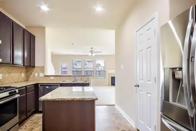 5215 Espuela Lane, Baytown, TX 77521 - Photo 9