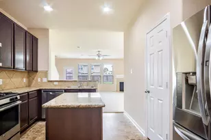 5215 Espuela Ln, Baytown, TX 77521 - Photo 9