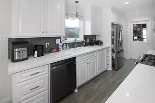 3602 Blue Wing Dr, Dickinson, TX 77539 - Photo 17