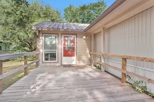 214 Rebecca Ln, Willis, TX 77378 - Photo 5