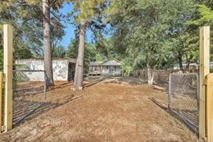 214 Rebecca Ln, Willis, TX 77378 - Photo 3