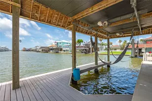 1507 Tiki Dr, Tiki Island, TX 77554 - Photo 37