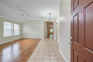 18223 Heathridge Ln, Cypress, TX 77433 - Photo 5