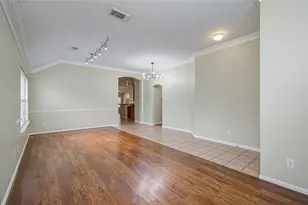 18223 Heathridge Ln, Cypress, TX 77433 - Photo 9