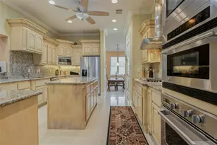 2732 Broadway St, Dickinson, TX 77539 - Photo 9