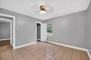 7319 Mountbatten Rd, Houston, TX 77033 - Photo 9