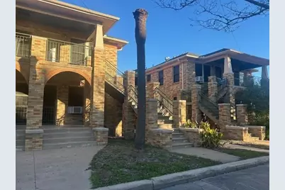 2424 Avenue 0 1/2 Street #1, Galveston, TX 77550 - Photo 1