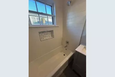 2424 Avenue 0 1/2 Street #1, Galveston, TX 77550 - Photo 11