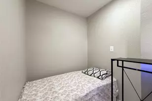 2021 Spenwick Dr, Houston, TX 77055 - Photo 13