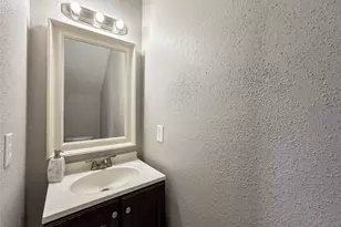 2021 Spenwick Dr, Houston, TX 77055 - Photo 11