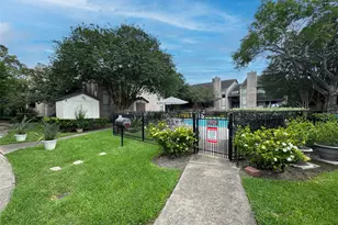 2021 Spenwick Dr, Houston, TX 77055 - Photo 25