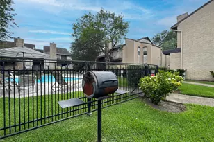 2021 Spenwick Dr, Houston, TX 77055 - Photo 25
