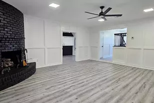 47 W Dansby Dr, Galveston, TX 77551 - Photo 13