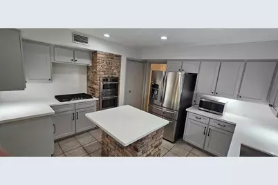 47 W Dansby Drive, Galveston, TX 77551 - Photo 9