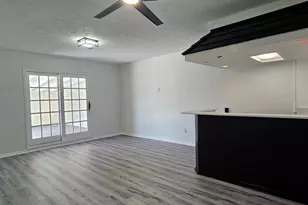 47 W Dansby Dr, Galveston, TX 77551 - Photo 17