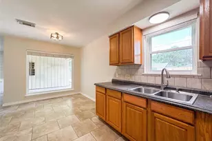 217 Mary Ann Dr, Friendswood, TX 77546 - Photo 17