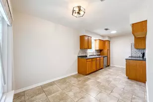 217 Mary Ann Dr, Friendswood, TX 77546 - Photo 7