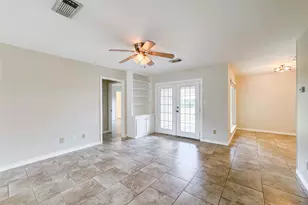 217 Mary Ann Dr, Friendswood, TX 77546 - Photo 5