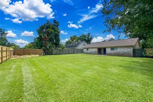 217 Mary Ann Dr, Friendswood, TX 77546 - Photo 29