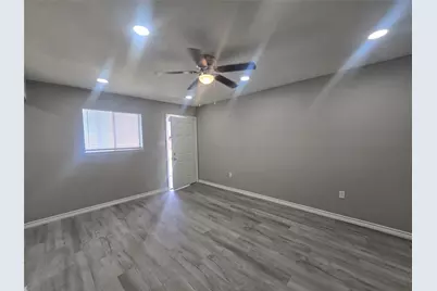 911 Avenue K #11, Galveston, TX 77550 - Photo 7