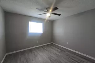 911 Avenue K, Galveston, TX 77550 - Photo 9
