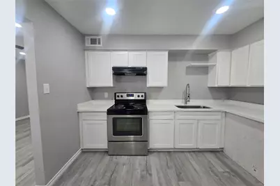 911 Avenue K #11, Galveston, TX 77550 - Photo 1