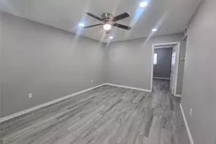911 Avenue K, Galveston, TX 77550 - Photo 5