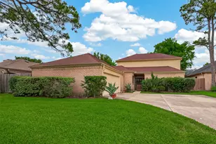 11614 Cedar Creek Dr, Houston, TX 77077 - Photo 3