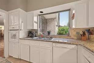 11614 Cedar Creek Dr, Houston, TX 77077 - Photo 13