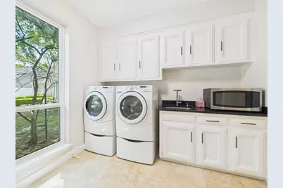 702 Daria Court, Houston, TX 77079 - Photo 11