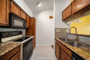 2121 El Paseo St, Houston, TX 77054 - Photo 9