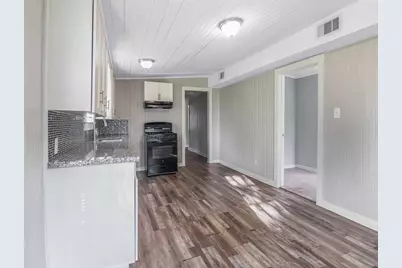 152 Walnut Drive, Richwood, TX 77531 - Photo 9