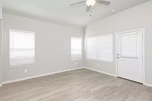 9254 Sea Gdn St, Houston, TX 77034 - Photo 13