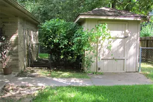 2232 Azalea Circle Circle, Huntsville, TX 77340 - Photo 3