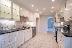 140 Lakewood Dr, Angleton, TX 77515 - Photo 13
