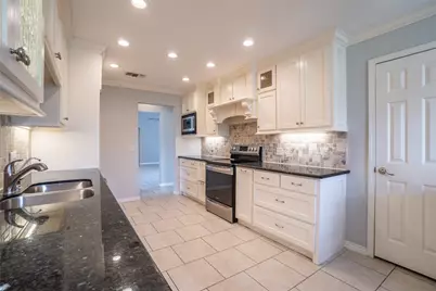 140 Lakewood Drive, Angleton, TX 77515 - Photo 17