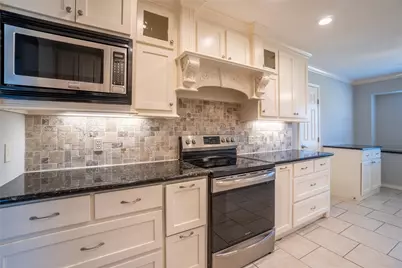140 Lakewood Drive, Angleton, TX 77515 - Photo 15
