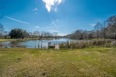 140 Lakewood Drive, Angleton, TX 77515 - Photo 37