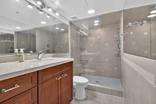 7575 Katy Fwy, Houston, TX 77024 - Photo 17