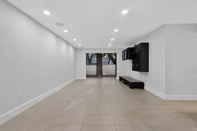 7575 Katy Freeway #63, Houston, TX 77024 - Photo 5