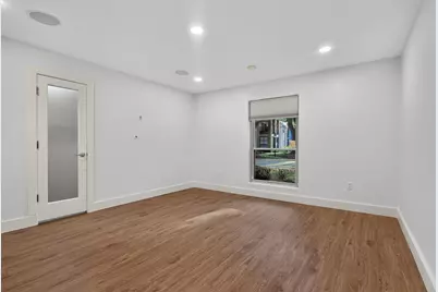 7575 Katy Freeway #63, Houston, TX 77024 - Photo 11