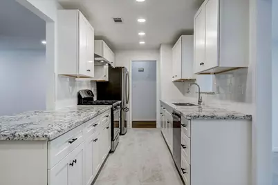 5805 Grape Street, Houston, TX 77074 - Photo 9